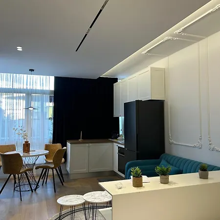 Maison Komuna * Tirana